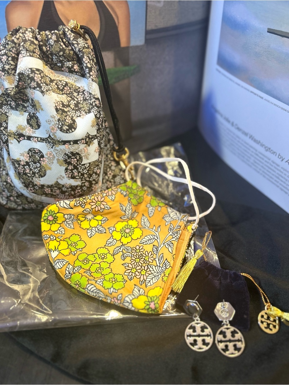 Tory Burch Bundle: Yellow Floral Face Mask W Logo Sak & Tassel Earrings & Bag - Picture 7 of 8